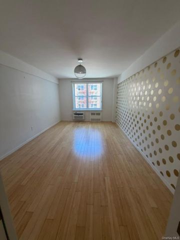 142-05 Roosevelt Avenue 415, Flushing, NY 11354