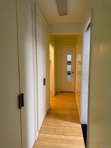 142-05 Roosevelt Avenue 415, Flushing, NY 11354