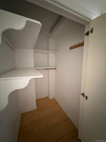 142-05 Roosevelt Avenue 415, Flushing, NY 11354