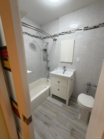 142-05 Roosevelt Avenue 415, Flushing, NY 11354