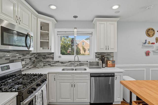 6712 S Evans Avenue, Chicago, IL 60637