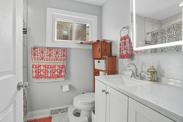 6712 S Evans Avenue, Chicago, IL 60637