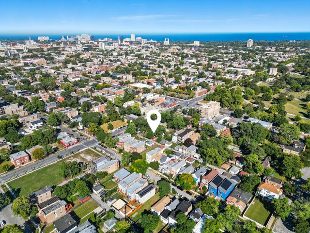 6712 S Evans Avenue, Chicago, IL 60637