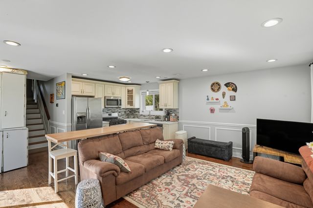 6712 S Evans Avenue, Chicago, IL 60637