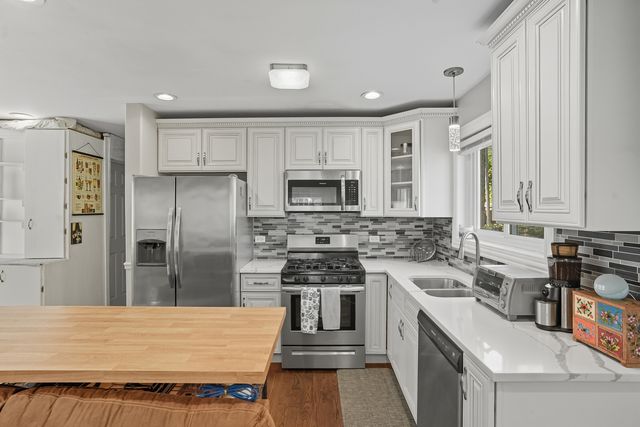 6712 S Evans Avenue, Chicago, IL 60637