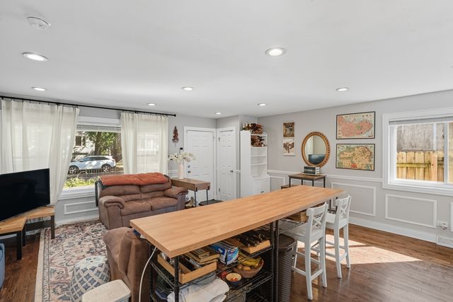 6712 S Evans Avenue, Chicago, IL 60637