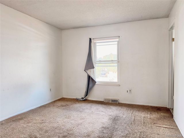 1996 S Olathe Street, Aurora, CO 80013