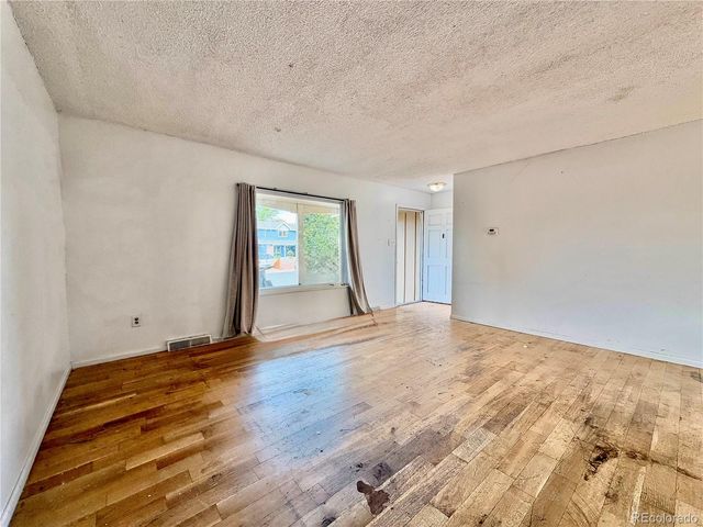 1996 S Olathe Street, Aurora, CO 80013