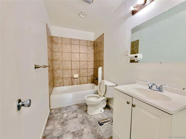 1996 S Olathe Street, Aurora, CO 80013