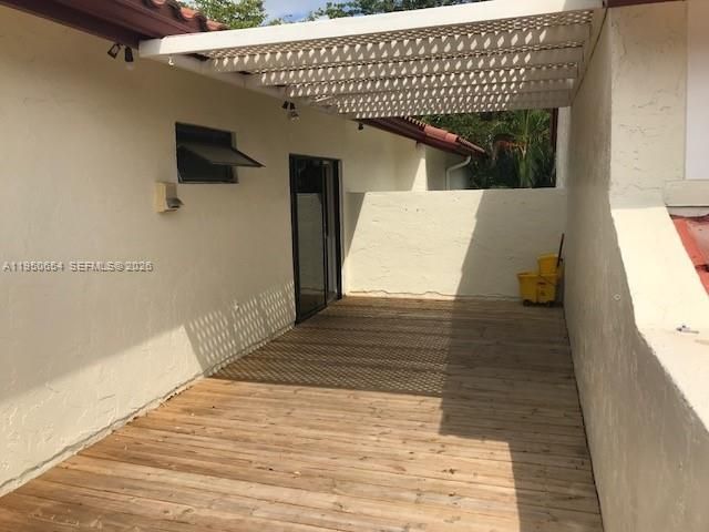 337 Ives Dairy Rd 1, Miami, FL 33179