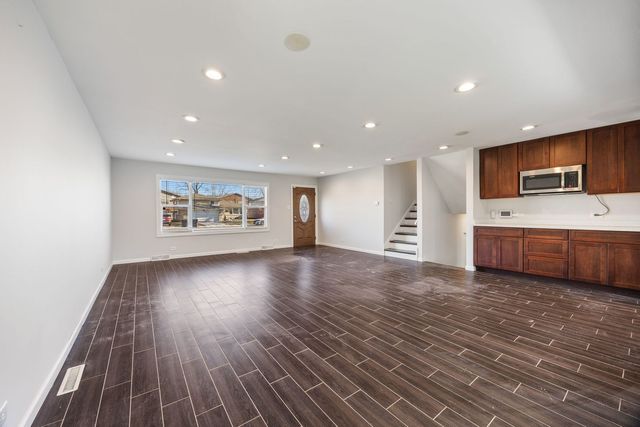 1315 Prince Drive, South Holland, IL 60473