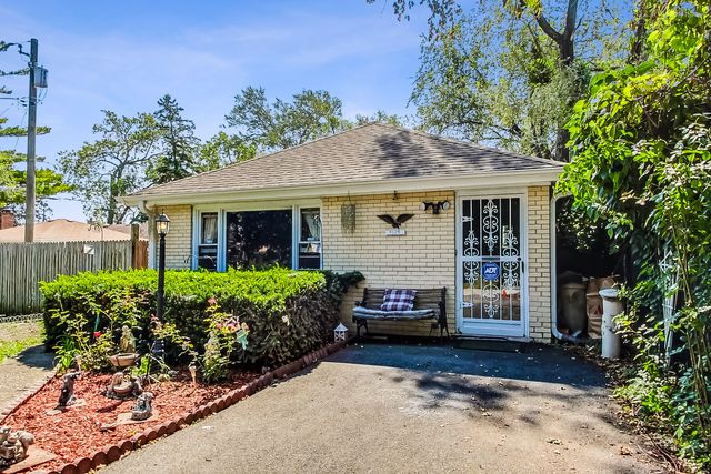 9139 Walnut Avenue, Franklin Park, IL 60131