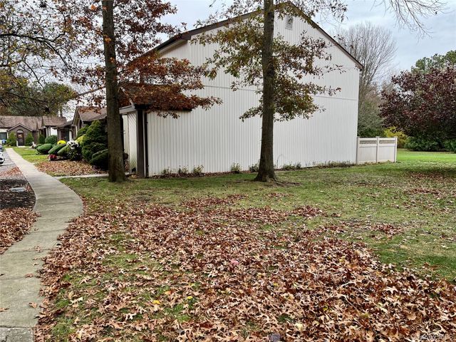 46 Blue Point Road E, Holtsville, NY 11742