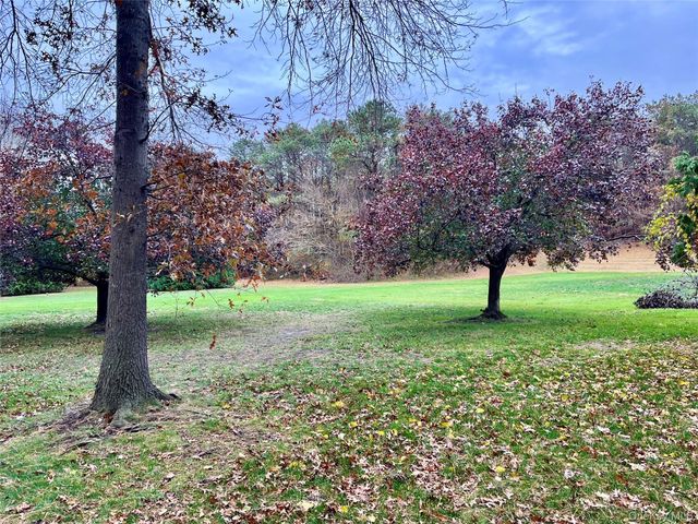 46 Blue Point Road E, Holtsville, NY 11742