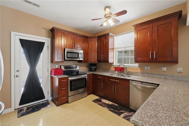 1519 Tallwood CIR, Chesapeake, VA 23320