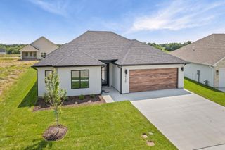 2720 MISTY FLOWER DR, Columbia, MO 65203