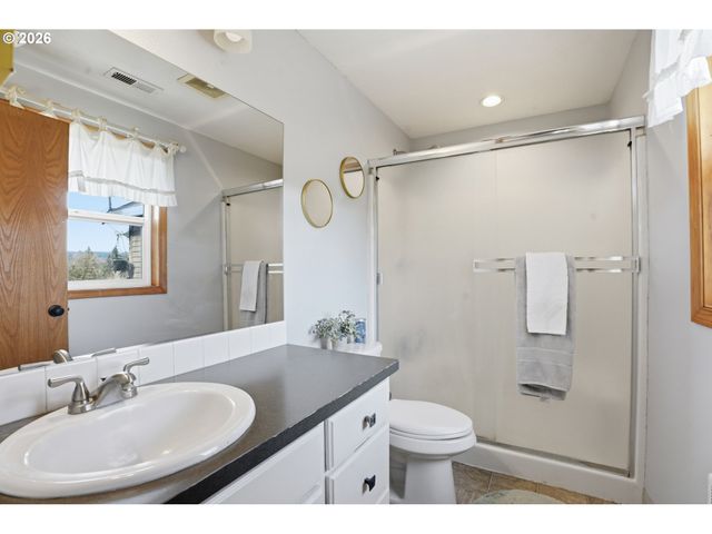 13708 Ne 401ST Way, Amboy, WA 98601