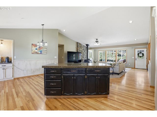 13708 Ne 401ST Way, Amboy, WA 98601