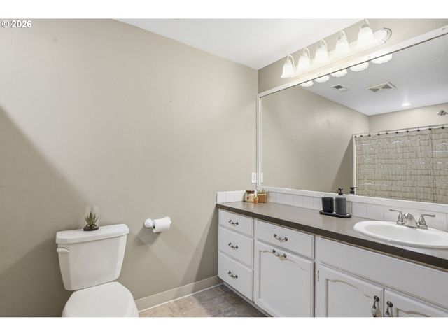 13708 Ne 401ST Way, Amboy, WA 98601