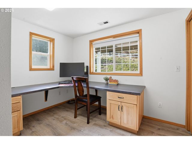 13708 Ne 401ST Way, Amboy, WA 98601