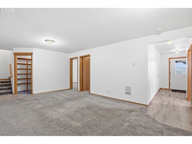 13708 Ne 401ST Way, Amboy, WA 98601