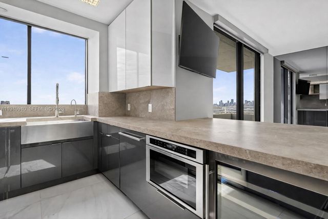 1330 West Ave 3206, Miami Beach, FL 33139