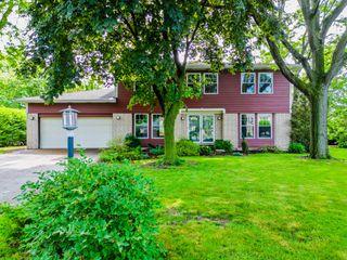 19 Burning Tree Lane, Deerfield, IL 60015