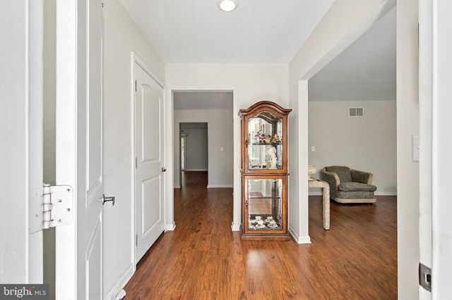 216 YORKTOWNE DR, Little Egg Harbor Twp, NJ 08087