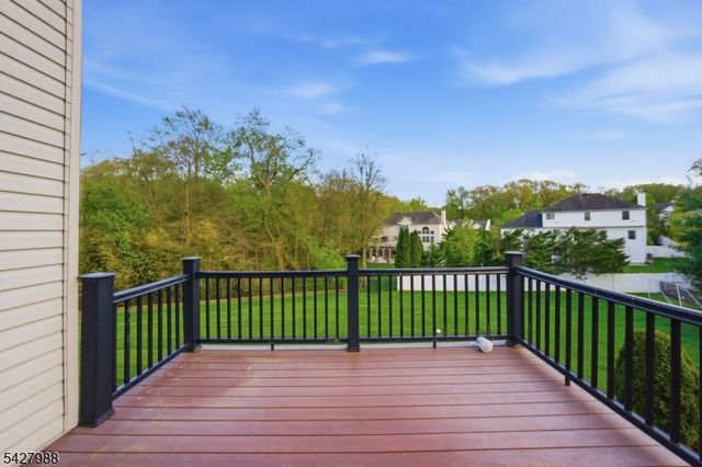 5 Robert Ct, Monroe Twp., NJ 08831