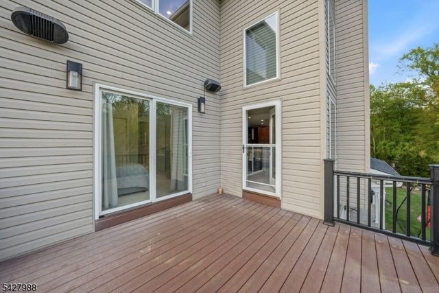 5 Robert Ct, Monroe Twp., NJ 08831