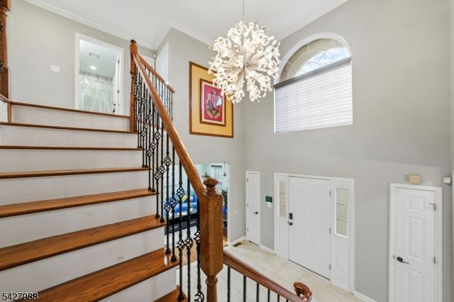 5 Robert Ct, Monroe Twp., NJ 08831