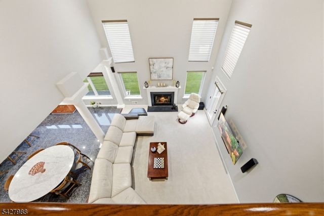 5 Robert Ct, Monroe Twp., NJ 08831