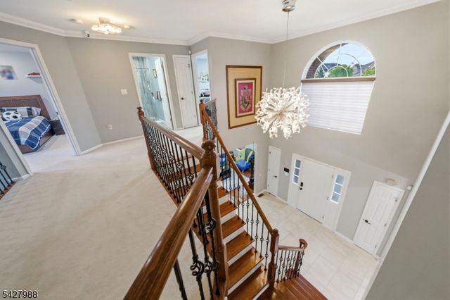 5 Robert Ct, Monroe Twp., NJ 08831