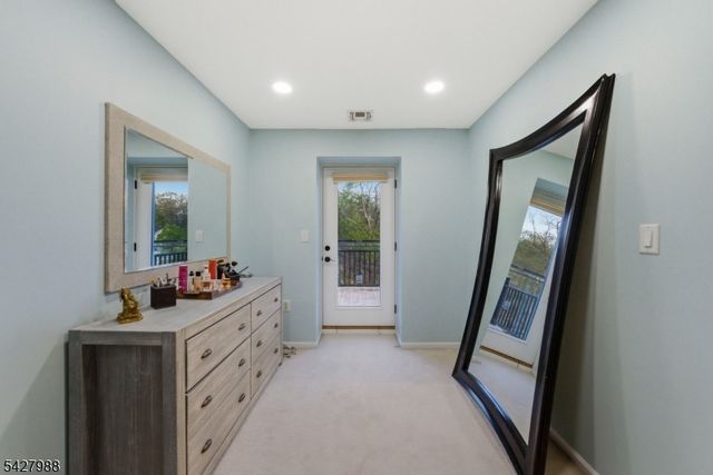 5 Robert Ct, Monroe Twp., NJ 08831