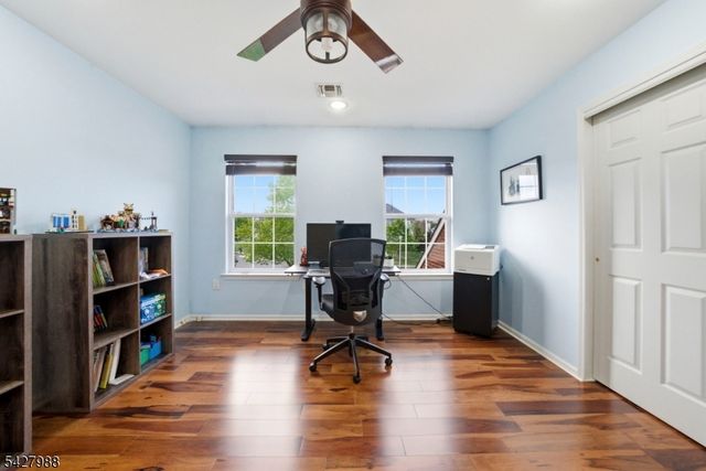 5 Robert Ct, Monroe Twp., NJ 08831