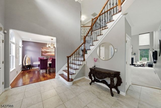 5 Robert Ct, Monroe Twp., NJ 08831