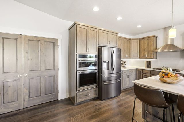 1017 Fawnhills Circle, Medford, OR 97504