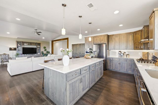1017 Fawnhills Circle, Medford, OR 97504
