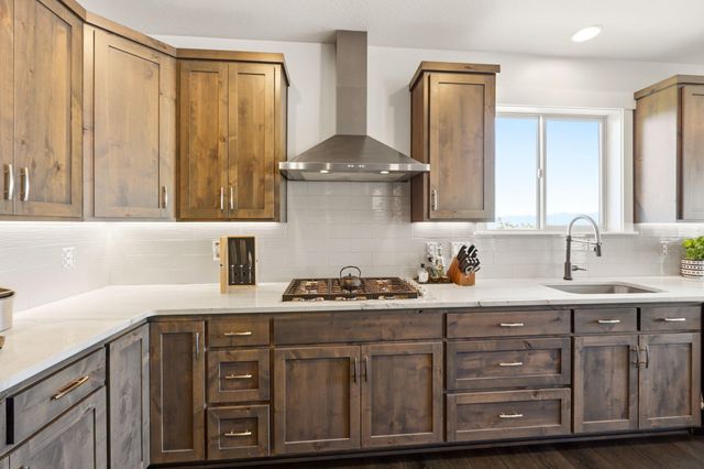 1017 Fawnhills Circle, Medford, OR 97504