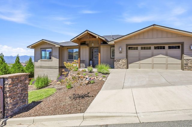 1017 Fawnhills Circle, Medford, OR 97504