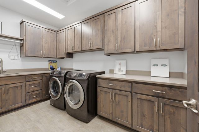 1017 Fawnhills Circle, Medford, OR 97504
