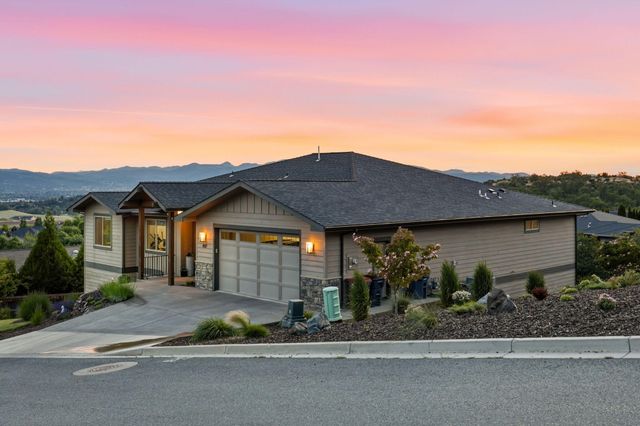 1017 Fawnhills Circle, Medford, OR 97504