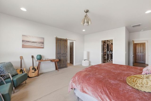 1017 Fawnhills Circle, Medford, OR 97504
