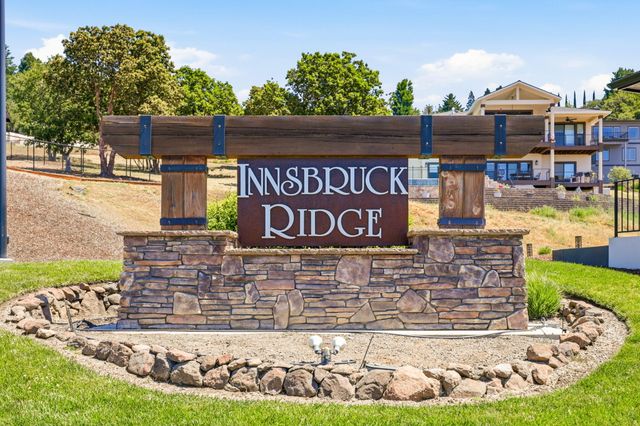 1017 Fawnhills Circle, Medford, OR 97504