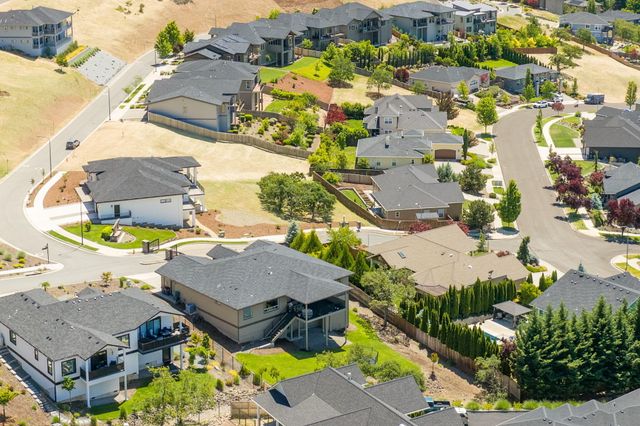1017 Fawnhills Circle, Medford, OR 97504