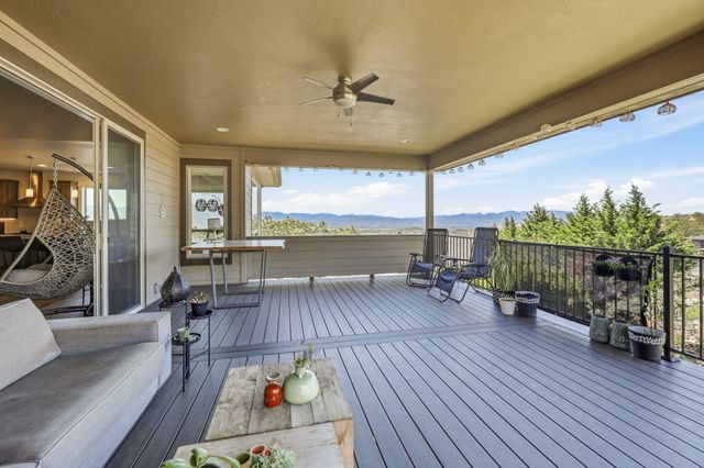 1017 Fawnhills Circle, Medford, OR 97504