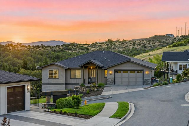 1017 Fawnhills Circle, Medford, OR 97504