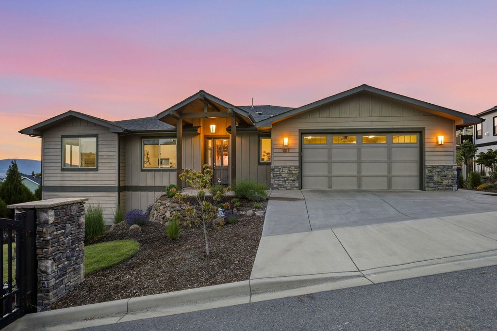 1017 Fawnhills Circle, Medford, OR 97504