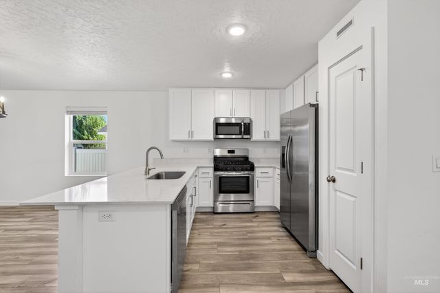 10978 W Hidden Point St, Star, ID 83669