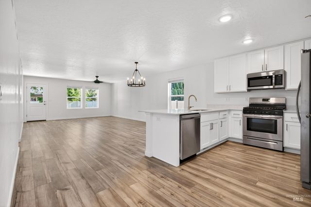 10978 W Hidden Point St, Star, ID 83669